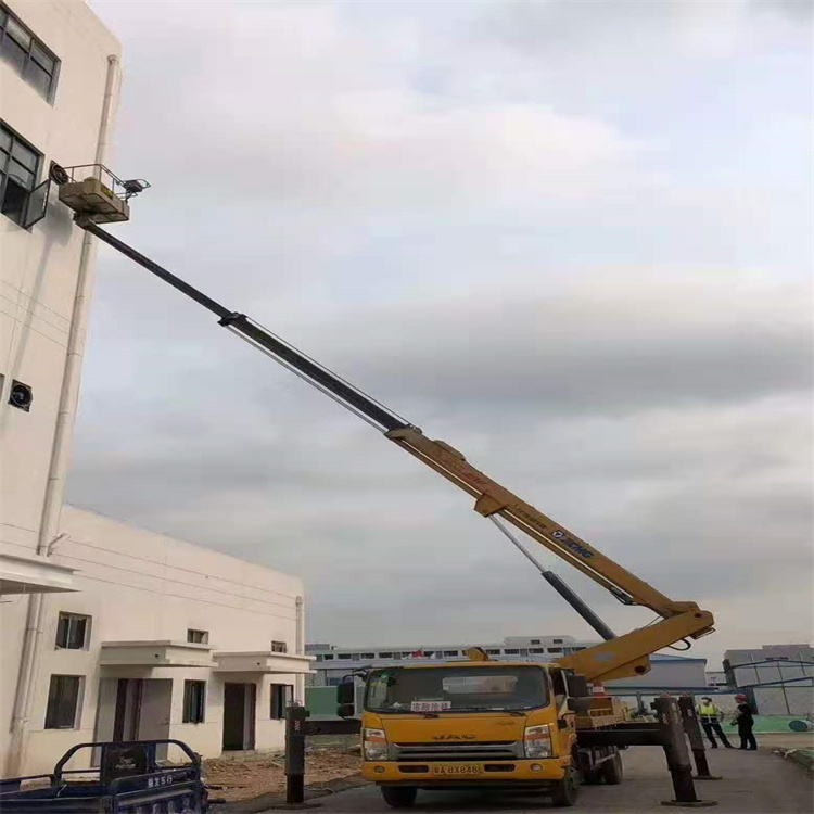 积玉口镇哪里有小型吊车出租的